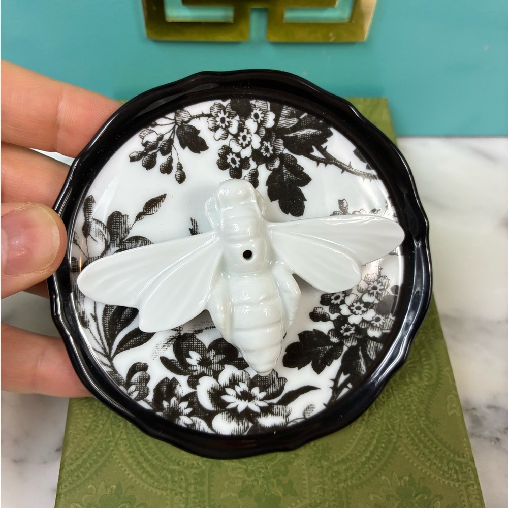Gucci Black Bee Porcelain Incense Dish w/ Box - Authentic & New With Tag - Picture 2 of 7